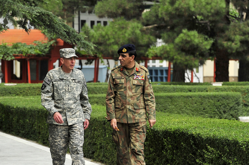 General Kayani visits ISAF