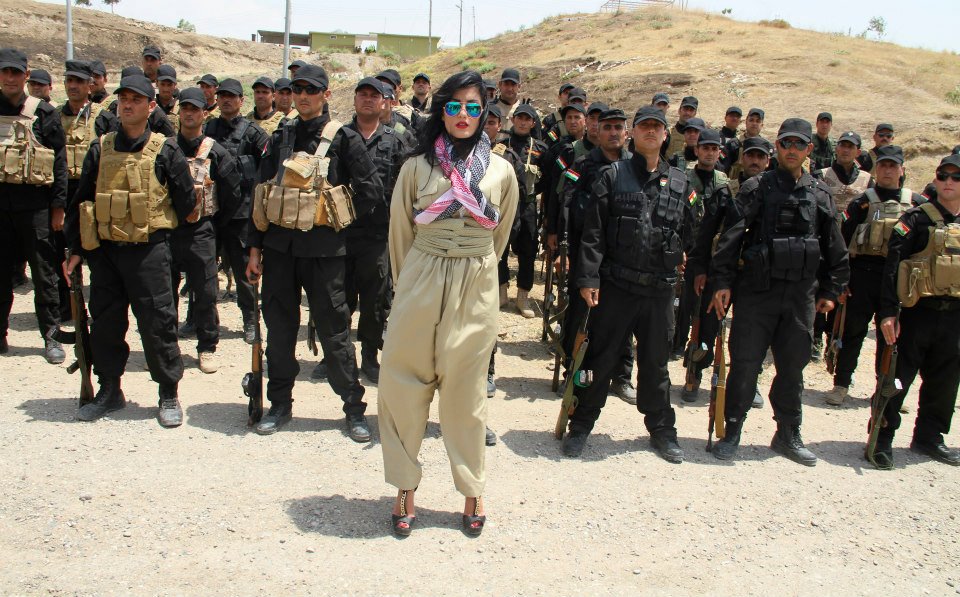 Helly_Luv_Visits_Peshmerga_troops