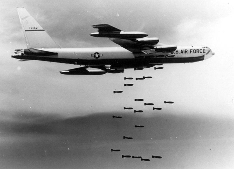 800px-Boeing_B-52F-70-BW_(SN_57-0162)_in_flight_dropping_bombs_061128-F-1234S-004
