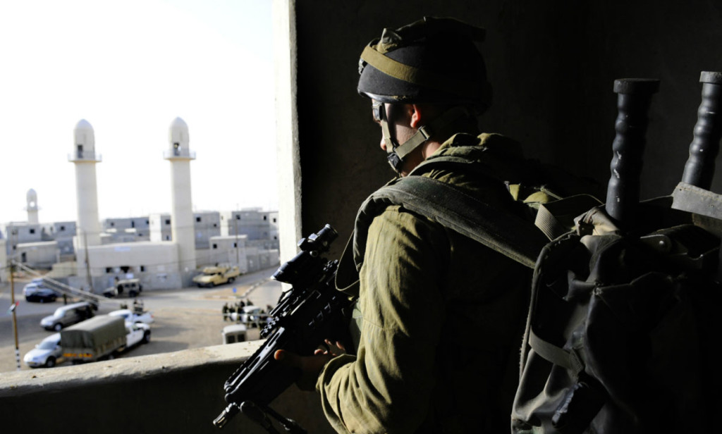 Flickr_-_Israel_Defense_Forces_-_The_Desert_Reconnaissance_Battalion_Conducts_Drill_in_the_Urban_Warfare_Center_(1)