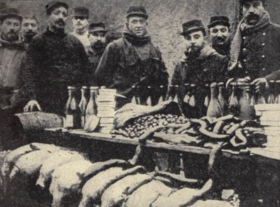 French soldiers preparing for Christmas dinner at the front