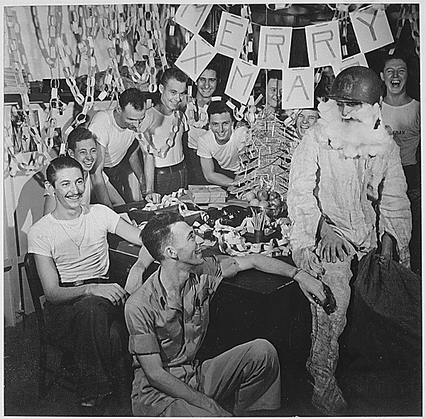 Personnel of USS LEXINGTON celebrate Christmas, 12.1944