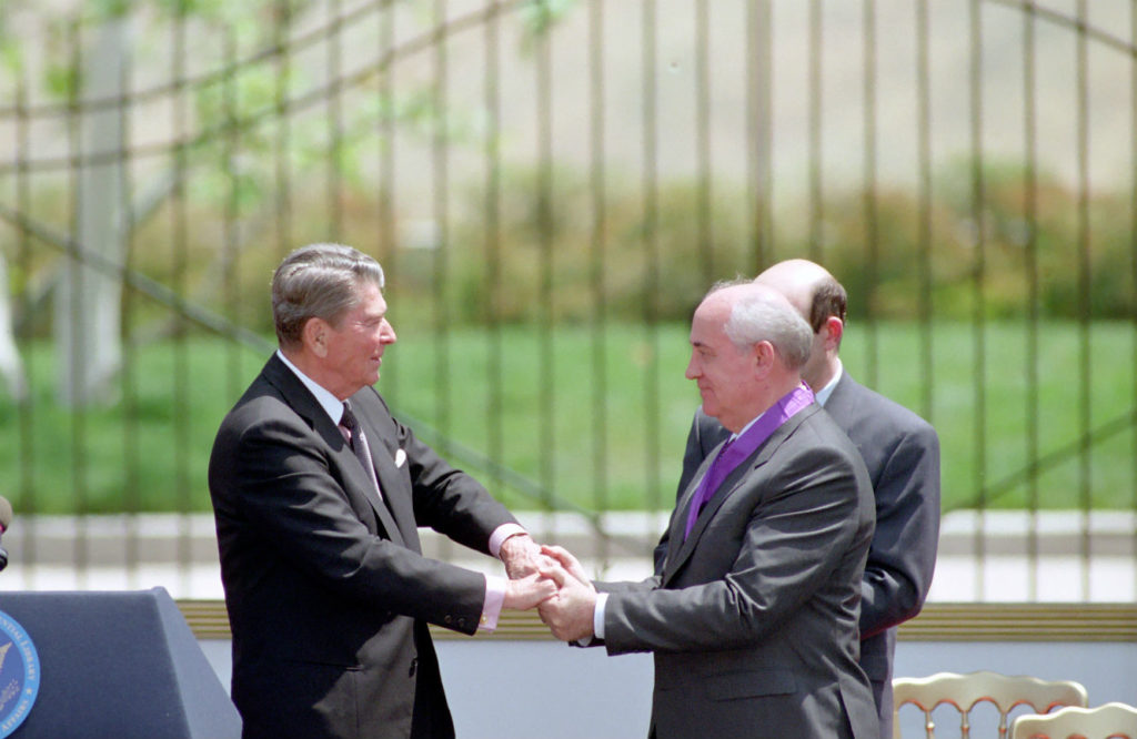 Reagan-Shaking-Hands