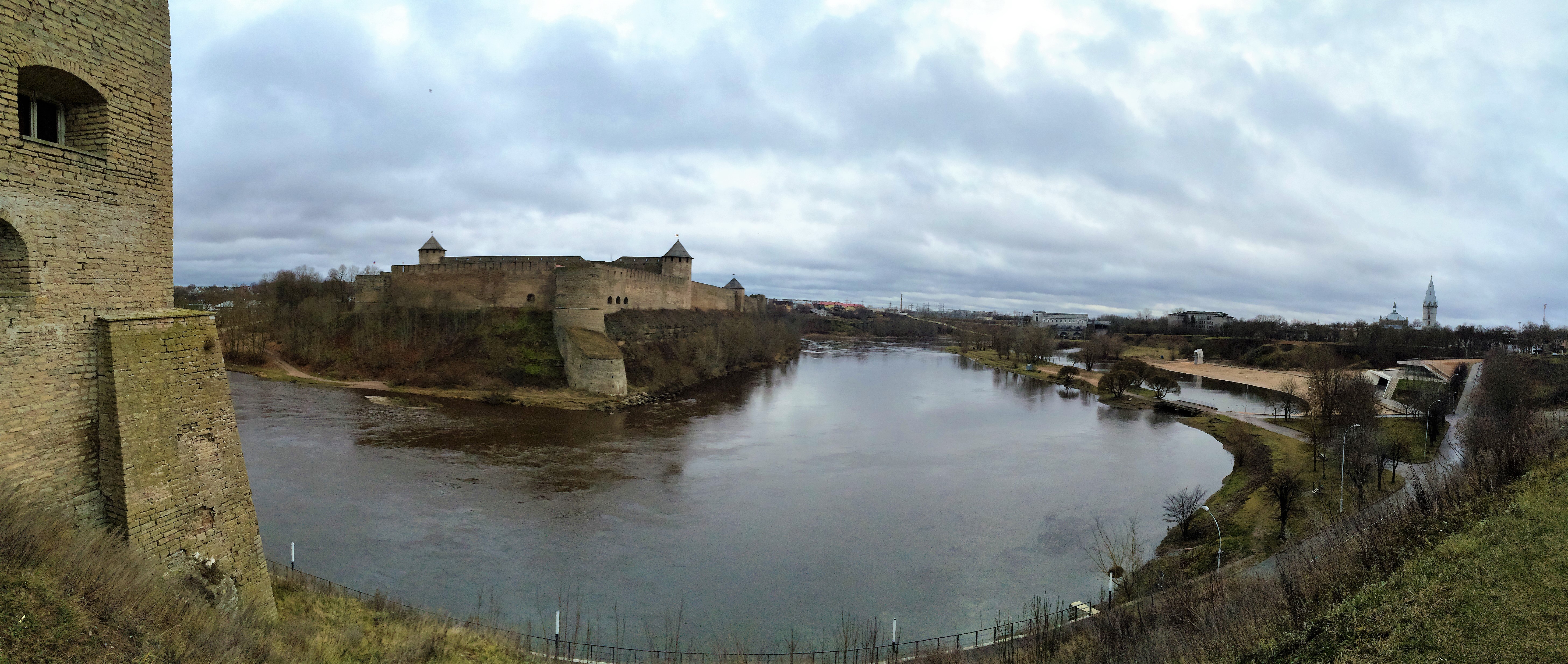 ivangorod-and-hermann-castle-ramparts
