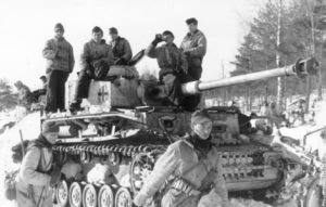 Fragile Loyalties: Soviet Russians between Hitler and Stalin