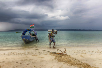 Sister Islands in the Indian Ocean Region: Linking the Andaman and Nicobar Islands to La Réunion