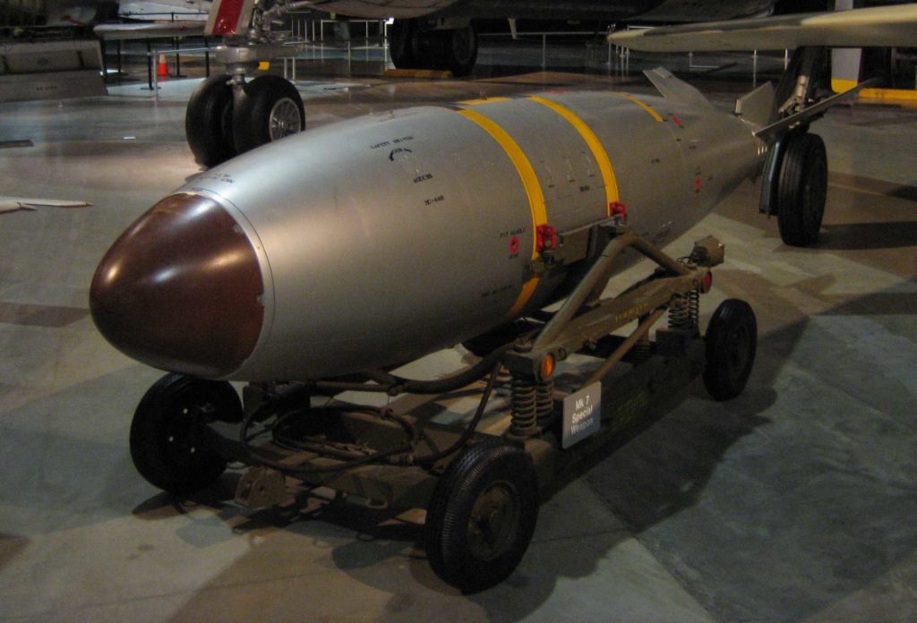Mark_7_nuclear_bomb_at_USAF_Museum