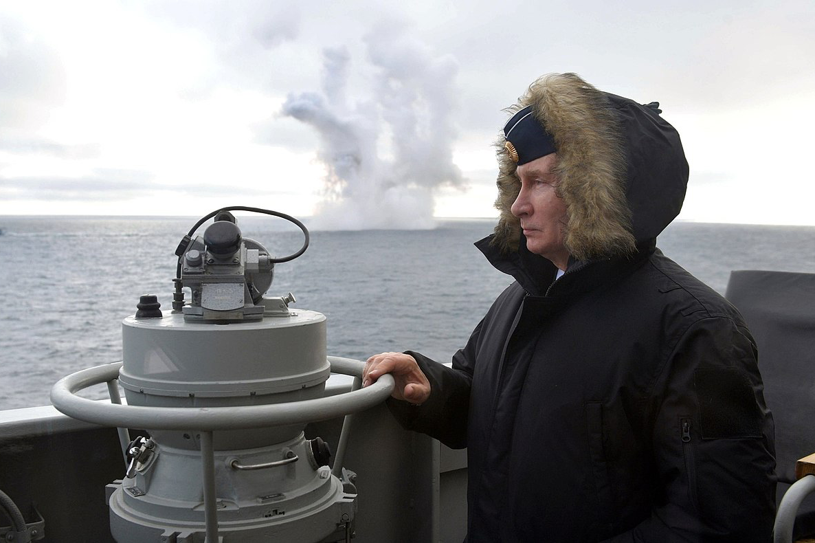 Putin observes Black Sea fleet naval exercises