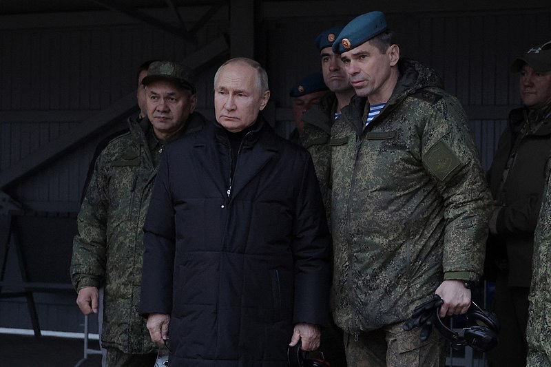 Putin visits the troops