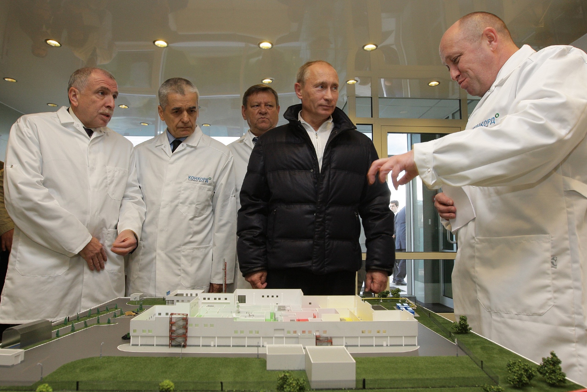 Prime Minister Vladimir Putin tours the new factory Concord, which supplies pre-prepared meals to schools