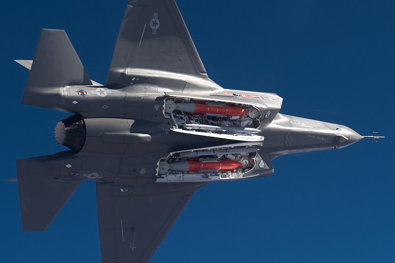 F-35 carrying two B-61 nuclear bombs