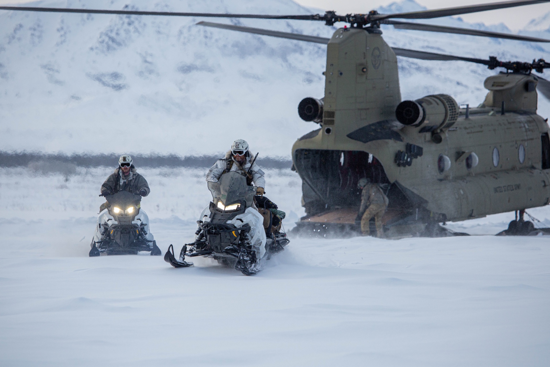 10th Special Forces Group (Airborne) Green Berets conduct RAPIDS operations from a CH-47 Chinook Helicopter during Joint Pacific Multinational Readiness Center rotation 23-2 in Alaska, Mar. 29, 2023