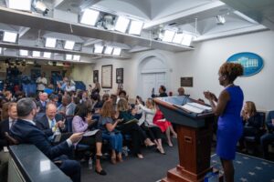 The Media, Secrecy and Transparency