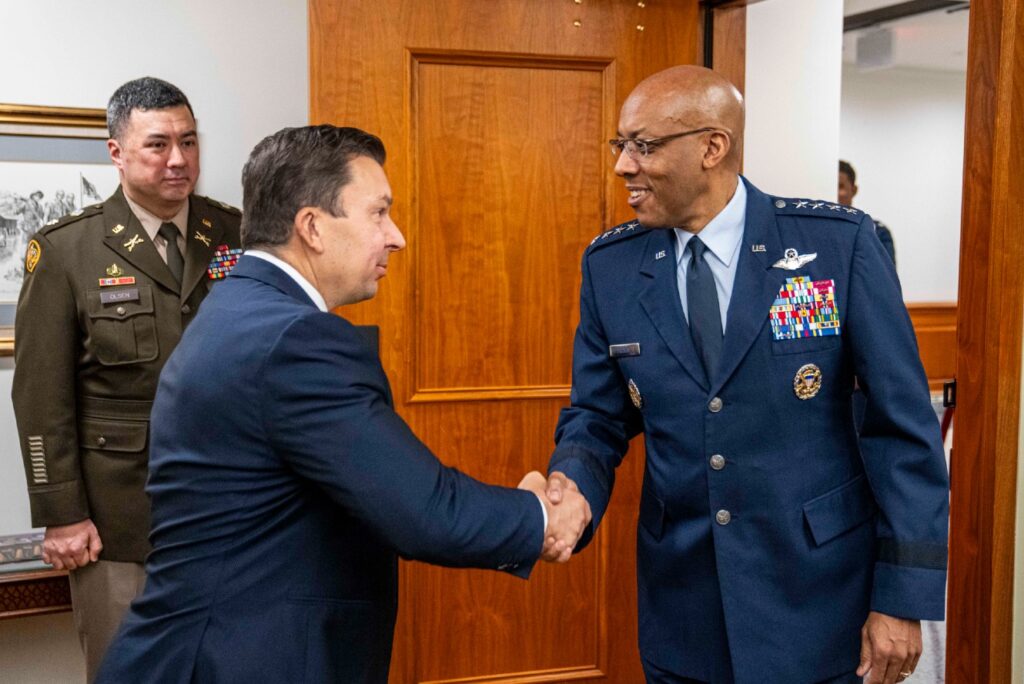 General_CQ_Brown,_Jr._met_with_Lieutenant_General_Karel_Řehka,_Chief_of_the_General_Staff_of_the_Czech_Armed_Forces,_at_the_Pentagon,_February_27,_2024_-_240227-A-UH083-1014_(53556159893)
