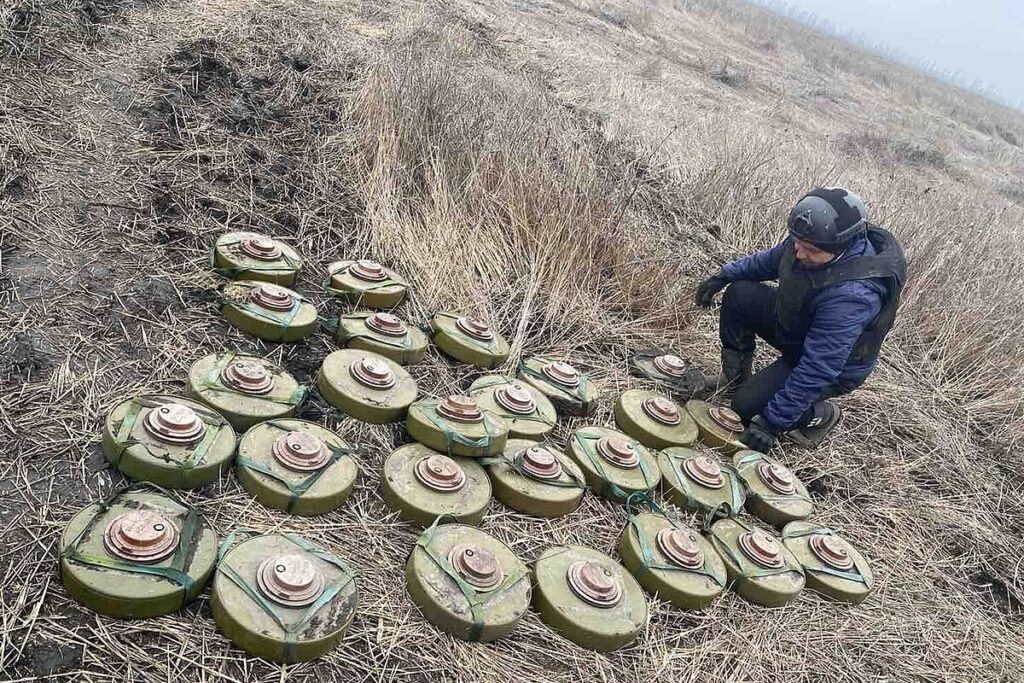 Demining_in_Kharkiv_Oblast_(2023-03-17)_01