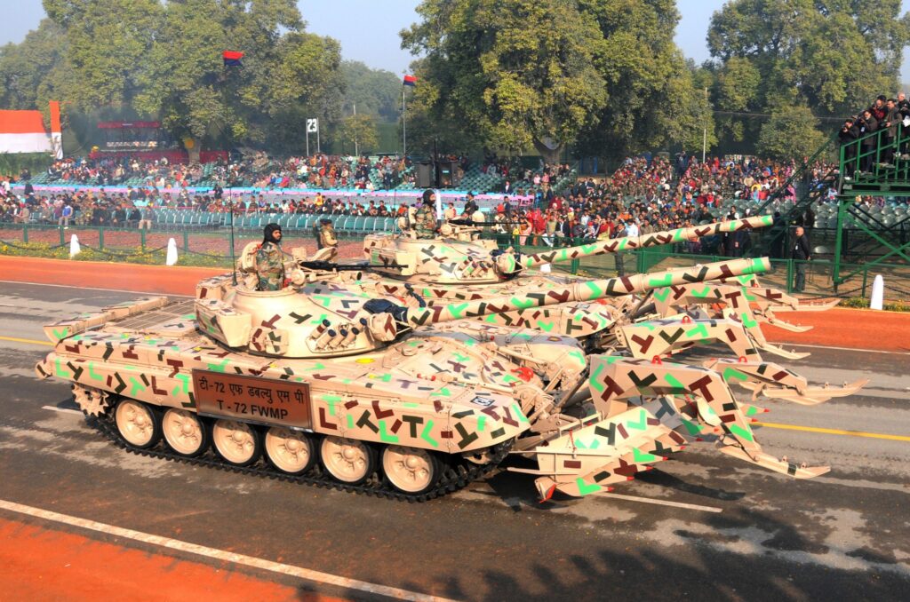 T-72_FWMP_passes_through_the_Rajpath_during_the_full_dress_rehearsal_for_the_Republic_Day_Parade-2012,_in_New_Delhi_on_January_23,_2012