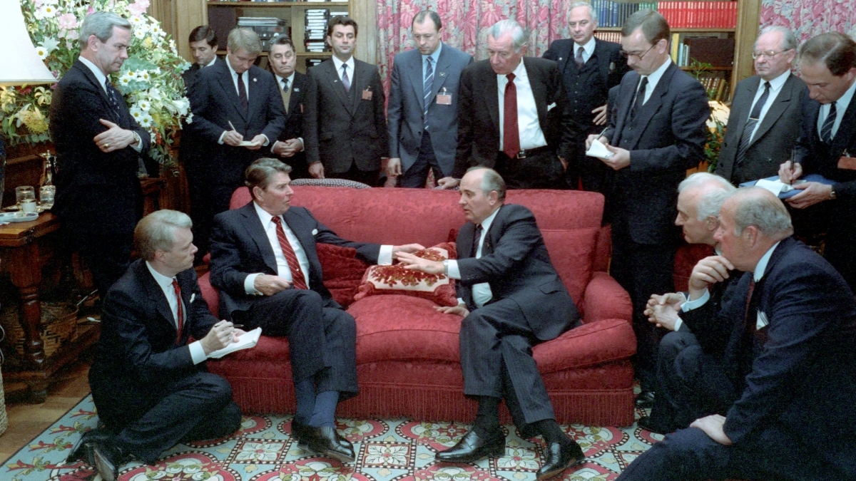 Power and Peril in Reagan’s Last Cold War Chapter