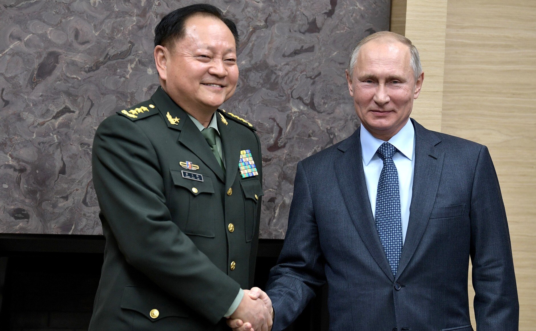 Général Zhang Youxia avec Vladimir Poutine