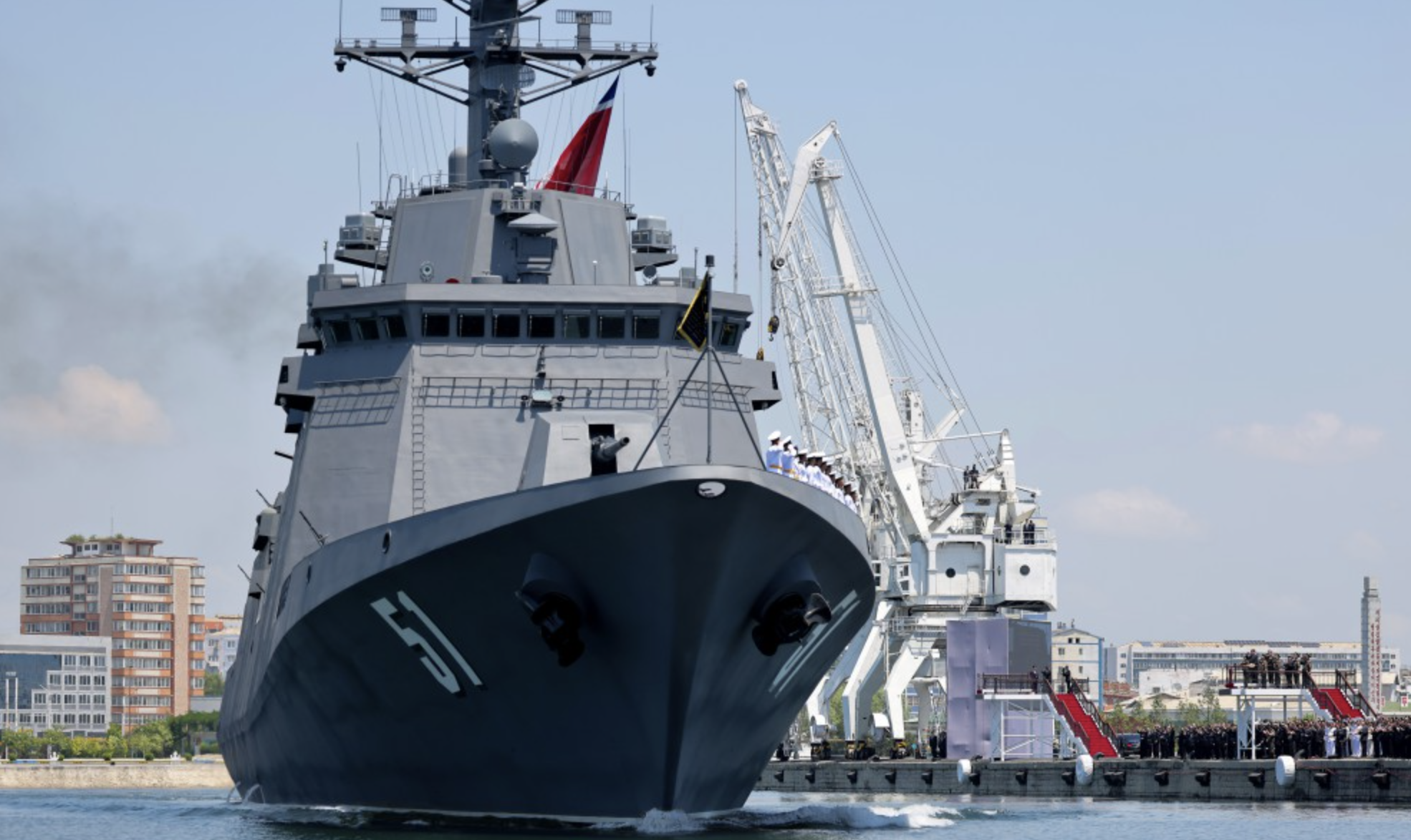 Kim Jong Un à la cérémonie de mise en service du destroyer Choe Hyon
